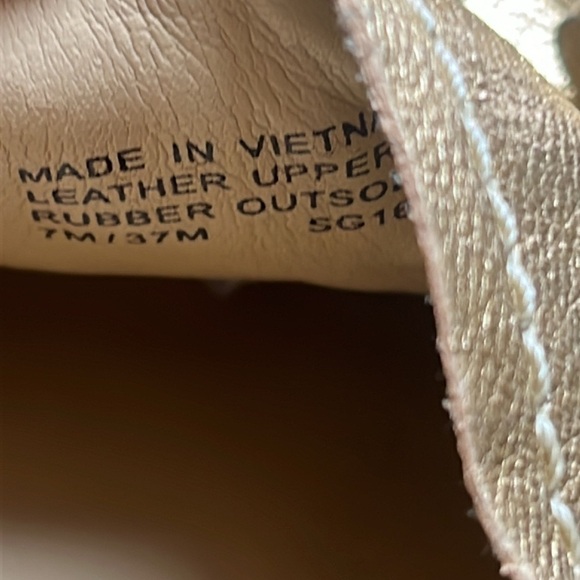 MICHAEL KORS CALLAHAN GOLD TASSEL FLATS LOAFERS 7M - Picture 6 of 8